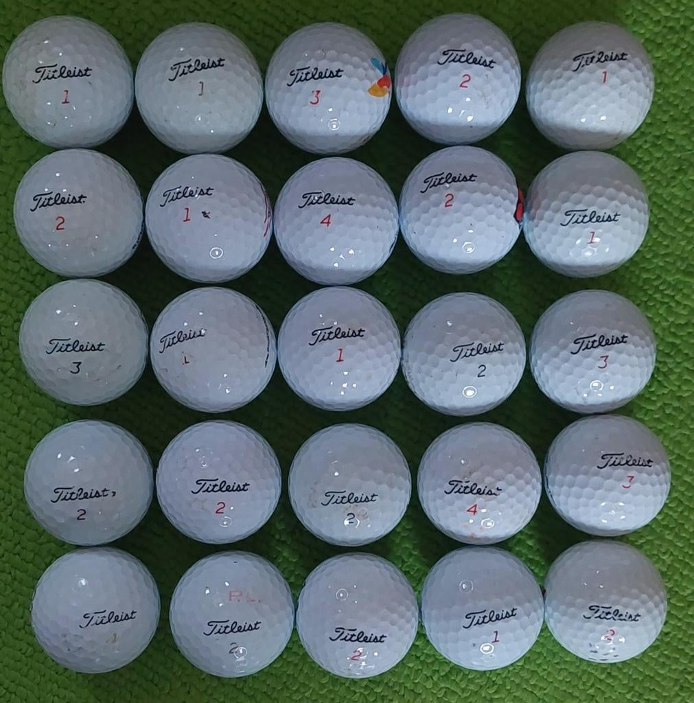 25 Titleist golfballen., Sport en Fitness, Golf, Ophalen of Verzenden, Bal(len)