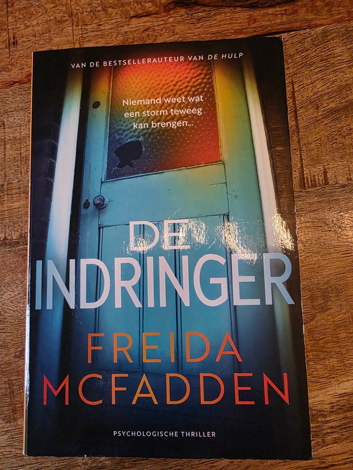 De Indringer - Freida McFadden (Psychologische thriller), Ophalen of Verzenden, Zo goed als nieuw, Freida McFadden