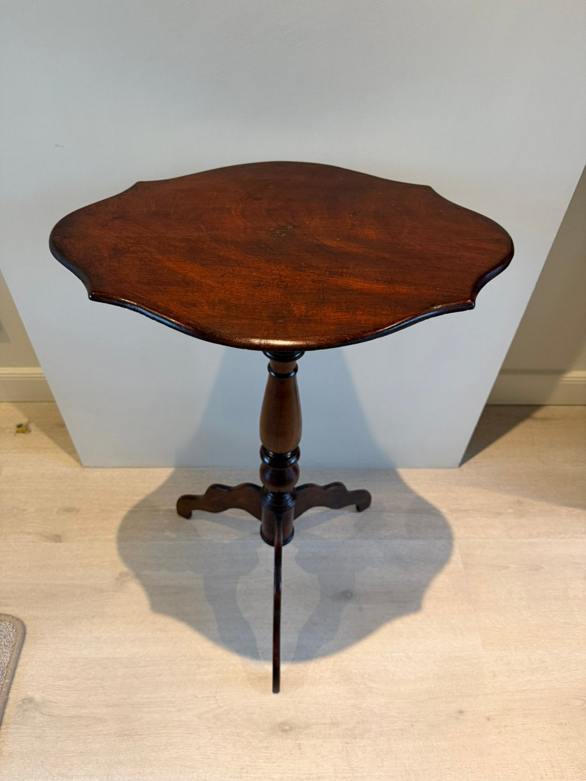 Antieke / engelse / Wijntafel / bijzettafel / koffietafel, Ophalen