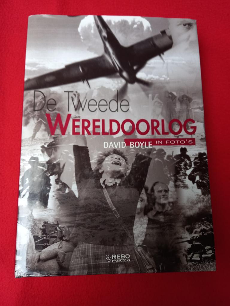Boek "De Tweede Wereldoorlog in foto's", Boeken, Ophalen, Tweede Wereldoorlog, Zo goed als nieuw, Algemeen