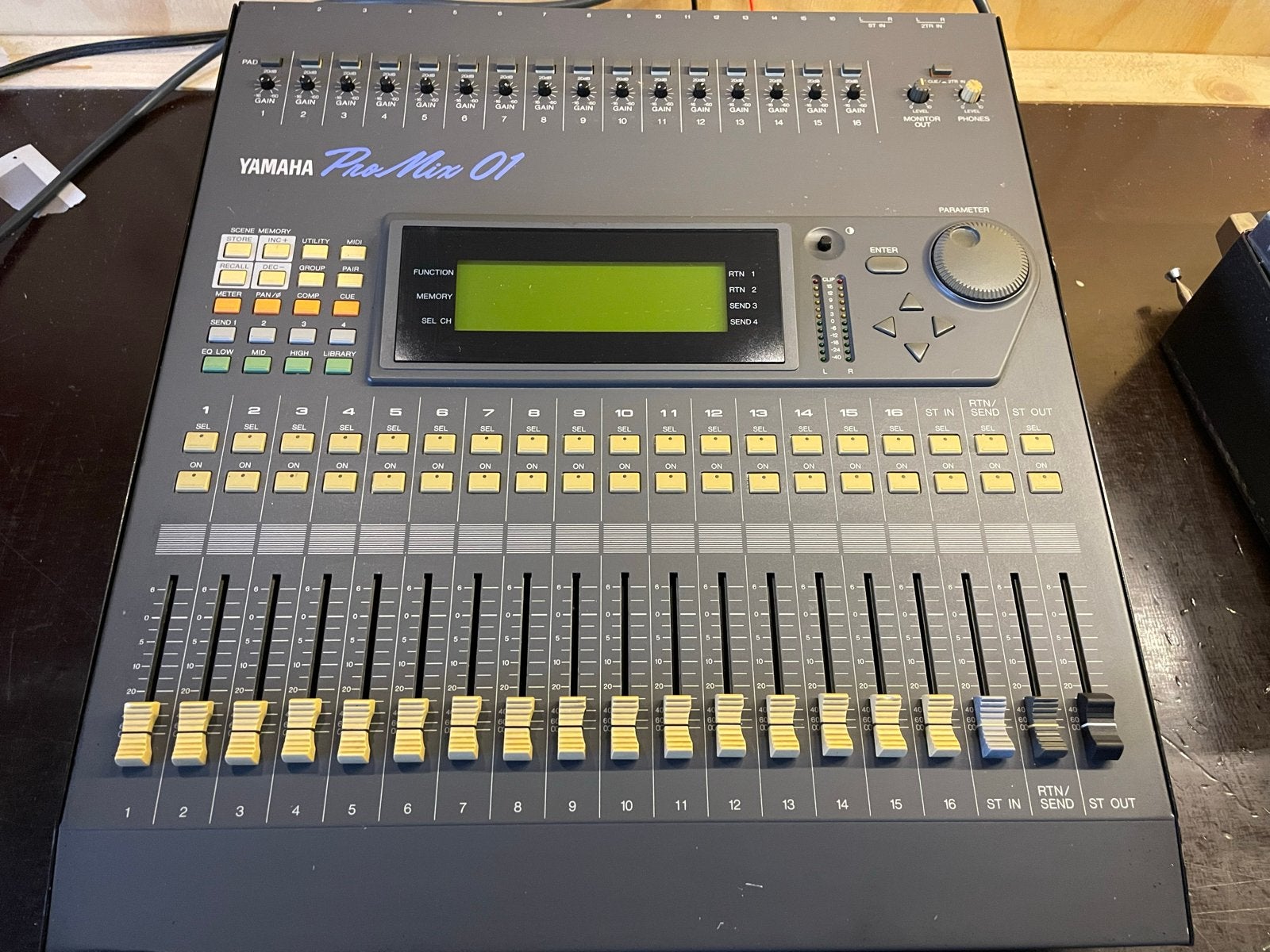 Yamaha ProMix 01 Digitale Mixer - Studio Kwaliteit, Ophalen of Verzenden, Gebruikt, 10 tot 20 kanalen, Microfooningang