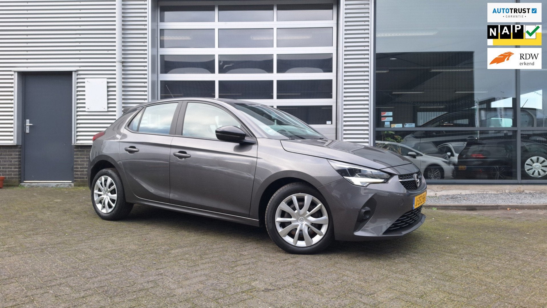 Opel Corsa 1.2 Edition/Automaat*Airco*Navigatie*Pdc*Cruise/N, 101 pk, Gebruikt, Euro 6, Parkeersensor