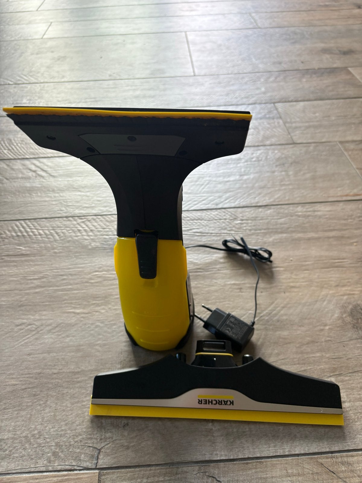 Kärcher WV 2 Plus N Raamwisser - Elektrisch, Huis en Inrichting, Ophalen, Raamwisser of Trekker