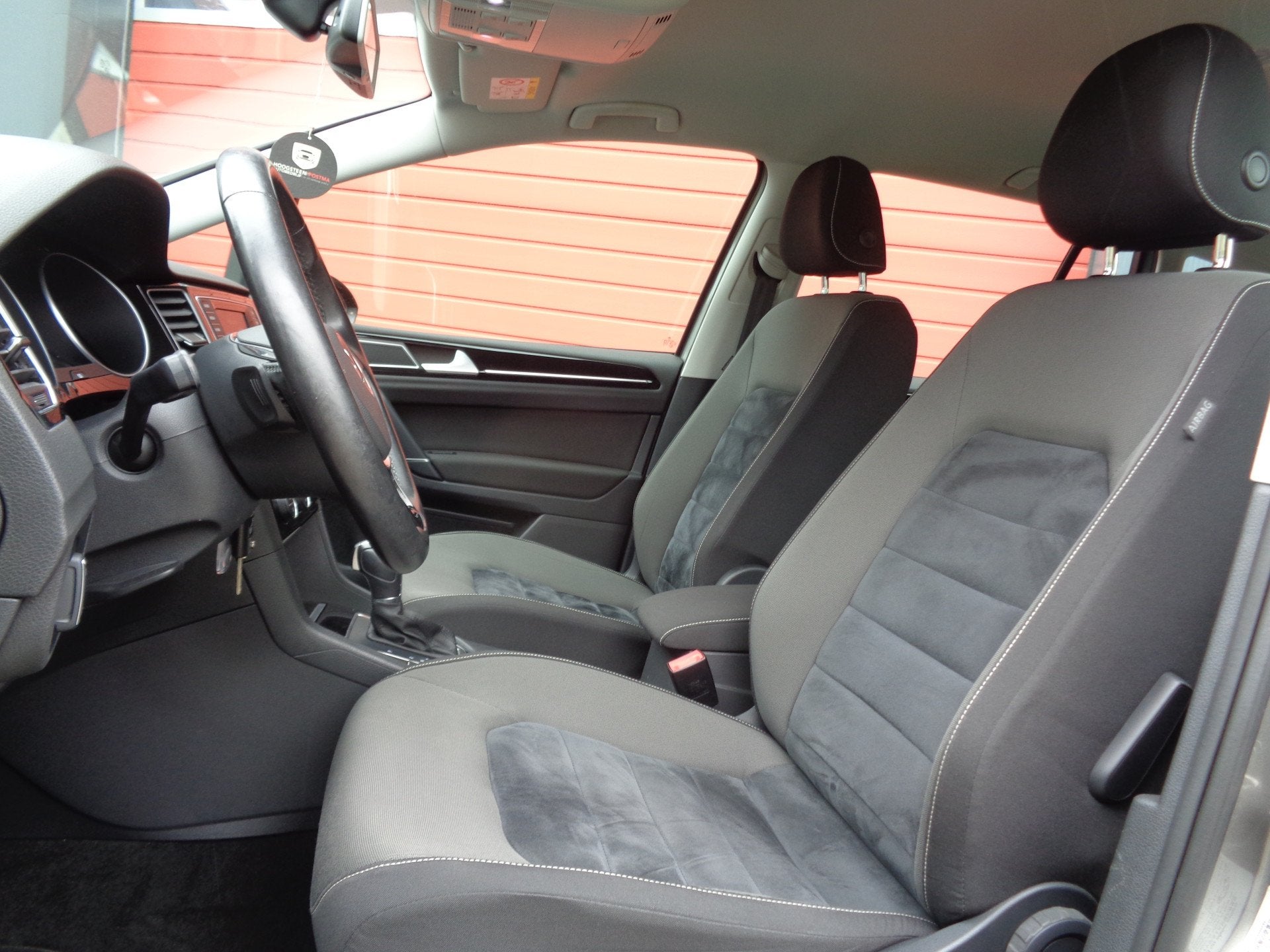 Volkswagen Golf SportsVan