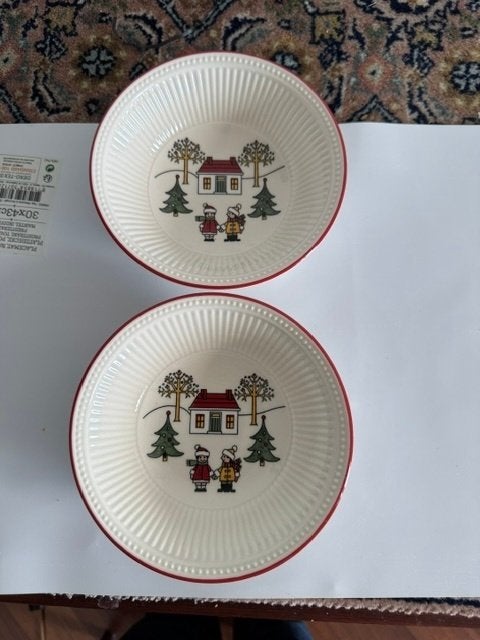 Te koop: Wedgewood Windsor Christmas - 2x papschaaltje, Ophalen of Verzenden, Zo goed als nieuw, Kom(men), Modern
