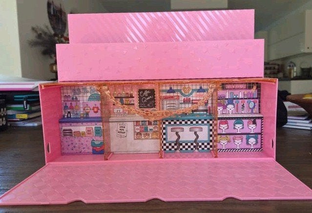 L.O.L. Surprise! Poppetjes standaard  en/of speelhuis, Ophalen of Verzenden, Zo goed als nieuw, Meisje