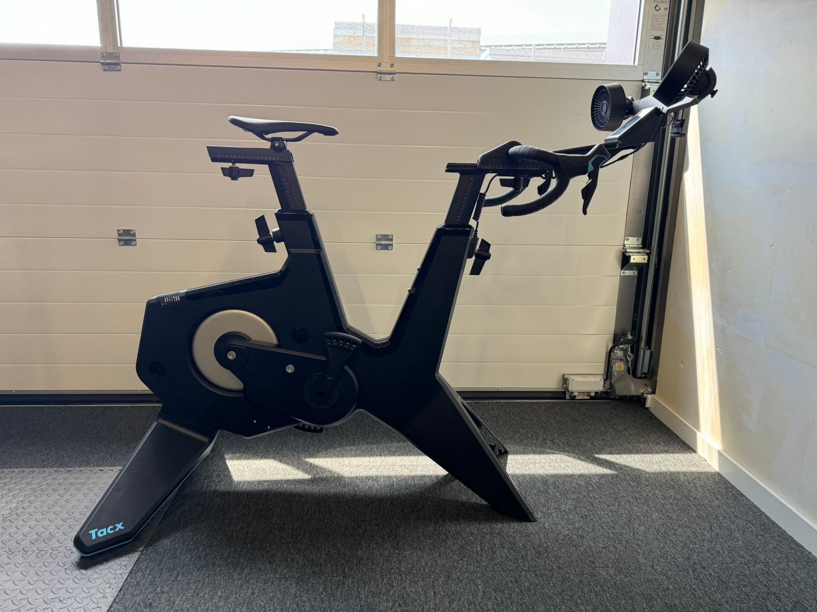 Tacx Neo Bike Plus 2026 te Koop - Als Nieuw met Garantie, Sport en Fitness, Wielrennen, Ophalen, Overige typen, Garmin, Zo goed als nieuw
