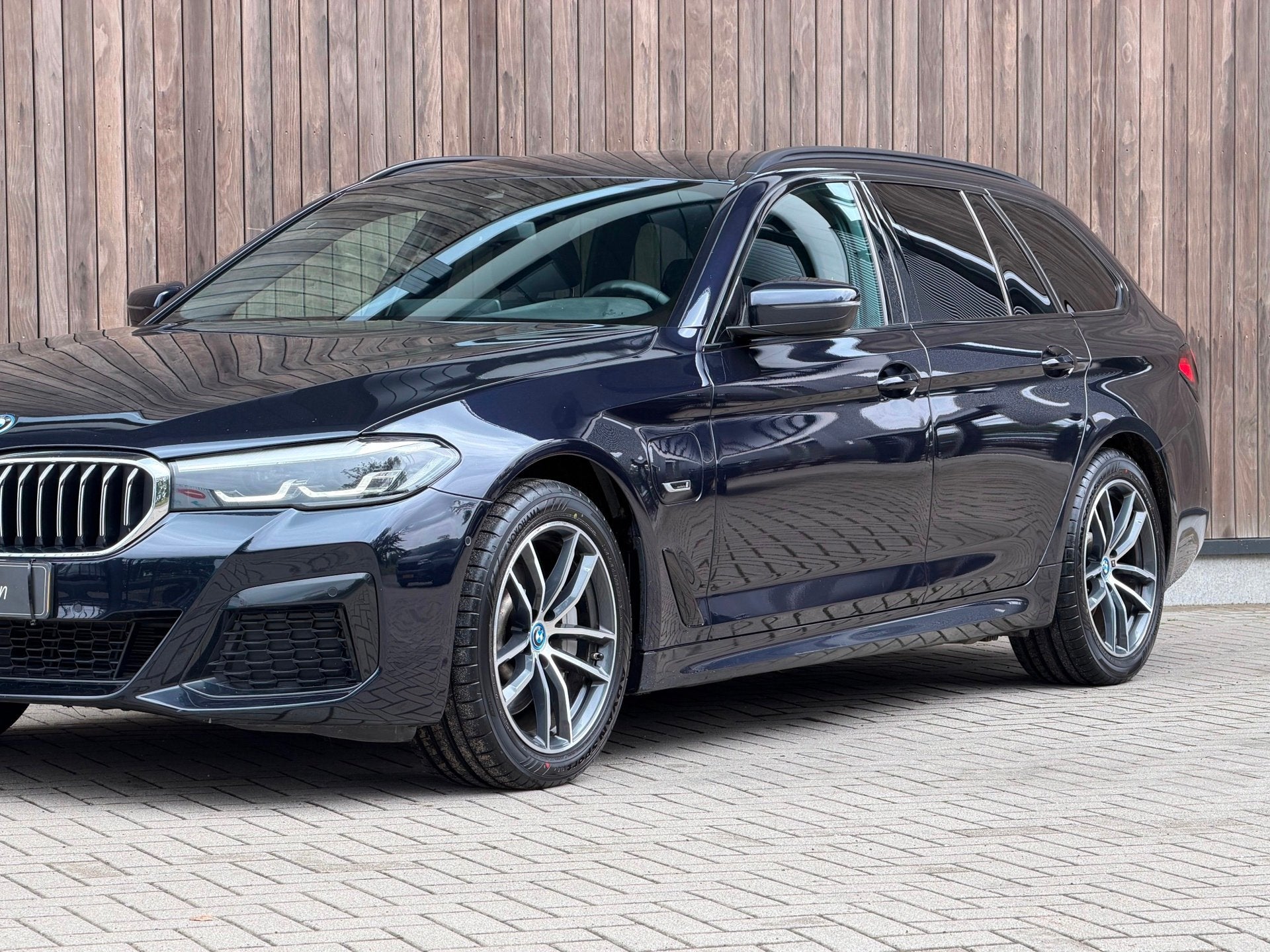 BMW 5-serie Touring 530e xDrive Business /M-Sport / Trekhaak, Auto's, BMW, 1998 cc, 1935 kg, 4 cilinders, 2000 kg