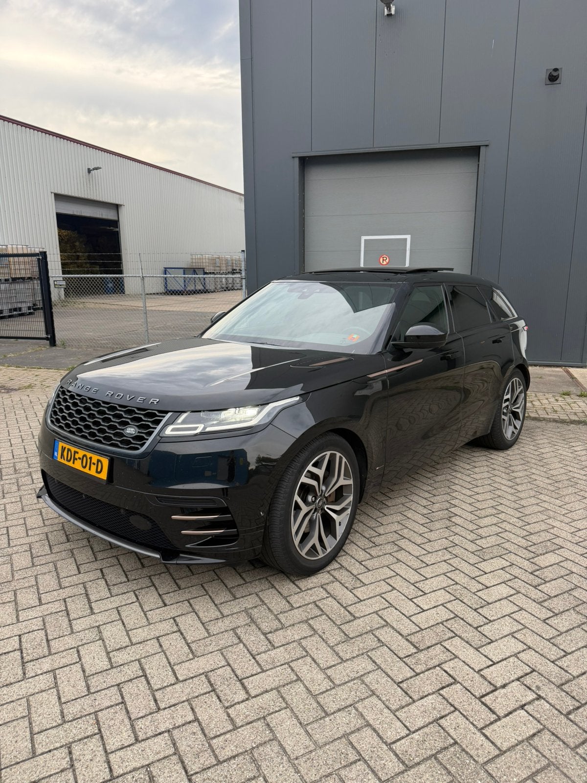 Land Rover Range Rover Velar 3.0 V6 300pk AWD AUT 2020 Zwart, Auto's, Automaat, 15 km/l, 2993 cc, Zwart