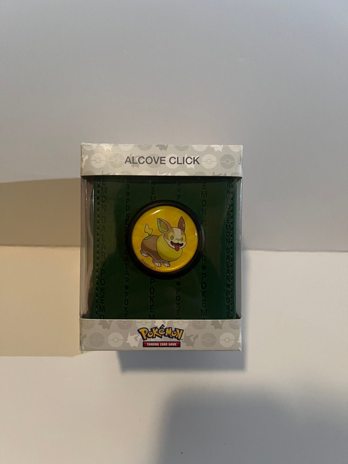 Ultra Pro Pokemon - Alcove Click Deckbox: Galar Region, Ophalen of Verzenden, Nieuw, Sleeves of Kaarthoesjes