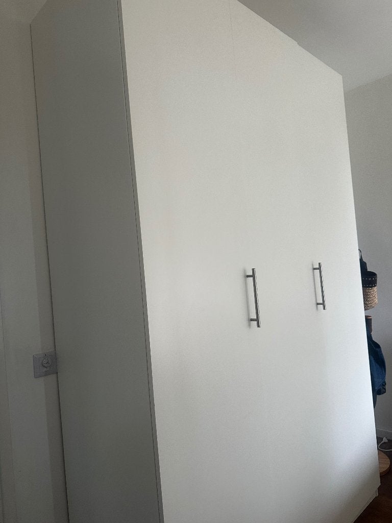 IKEA white wardrobe, Huis en Inrichting, Kasten | Kledingkasten, Ophalen, Met deur(en), 150 tot 200 cm, Zo goed als nieuw