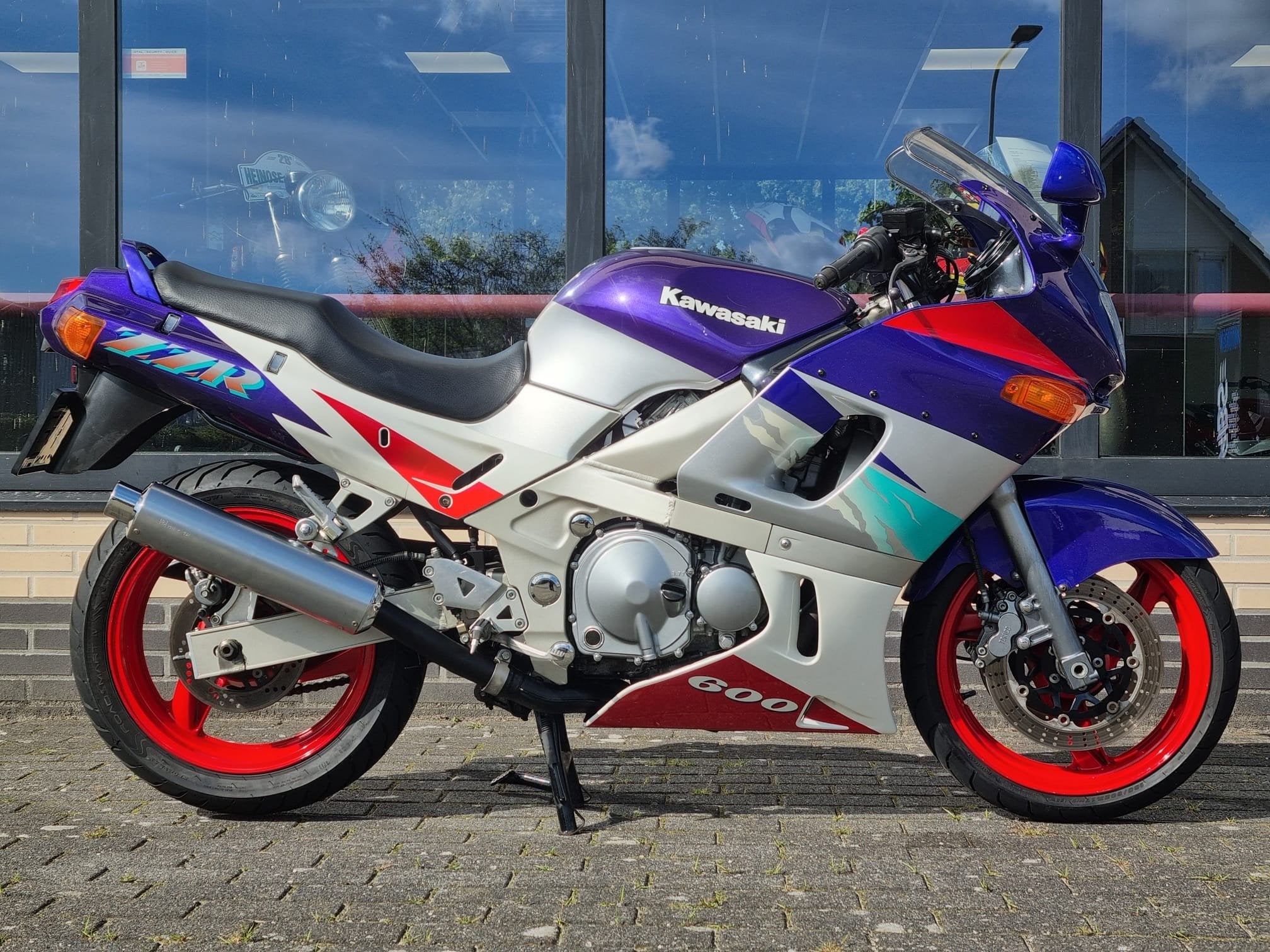 Kawasaki ZZ-R 600 ZZR ZZ R Z Z 6 0 0 (bj 1994), Gebruikt, Meer dan 35 kW, Jacobus Spijkerdreef 1-3
2132 PZ  Hoofddorp, NL, Kawasaki Motors Europe N.V.