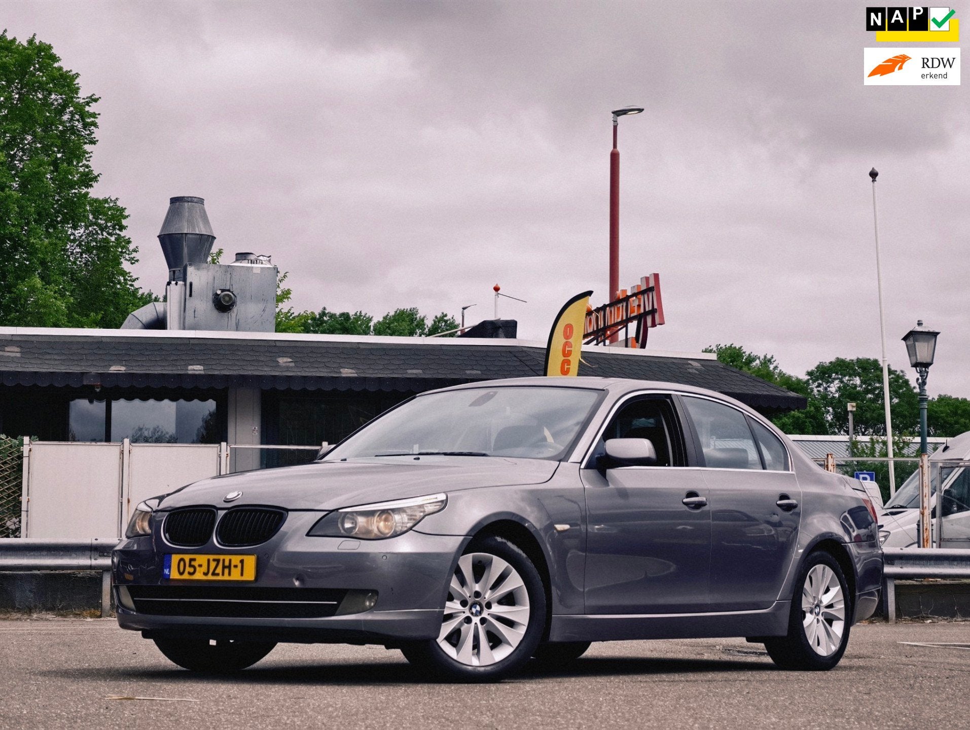 BMW 5-serie 520i Business Line Edition I / NAP/ / AUTOMAAT /, Auto's, Automaat, Dealer onderhouden, 4 cilinders, 1465 kg