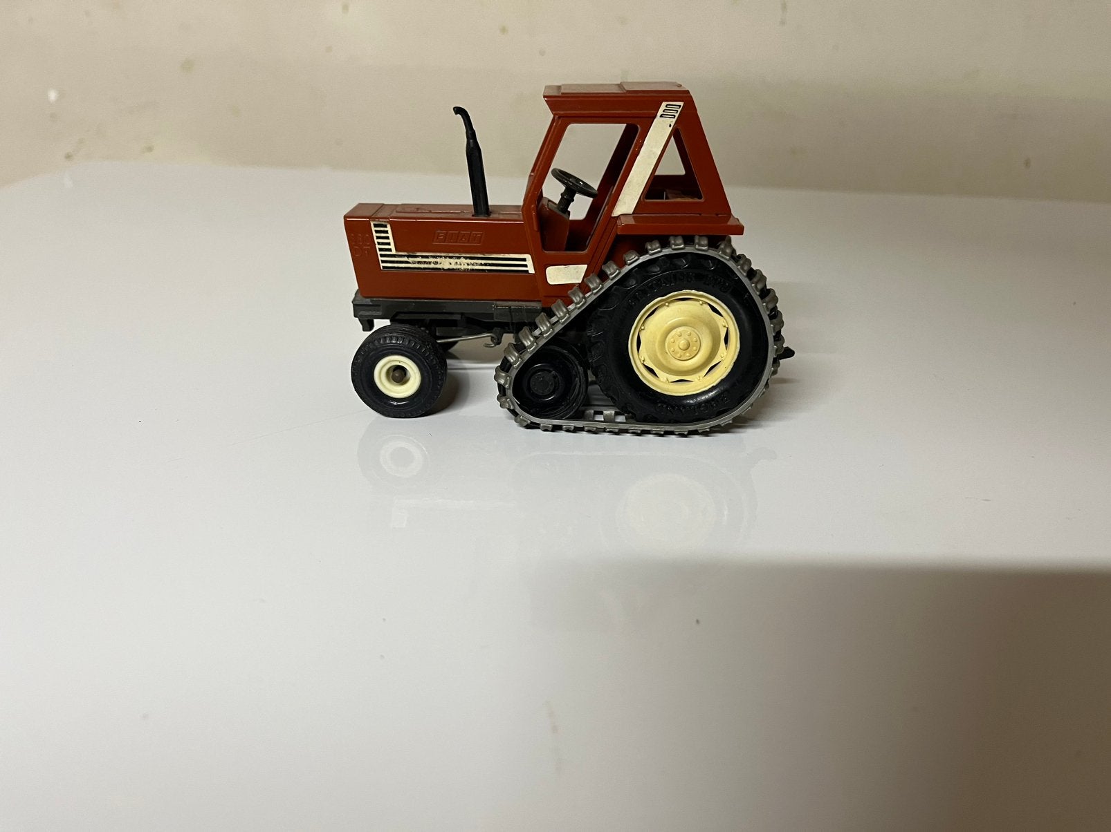 Britains 9527, Fiat 880 DT RUPS Tractor, schaal 1:32, Hobby en Vrije tijd, Ophalen of Verzenden, Zo goed als nieuw, Tractor of Landbouw