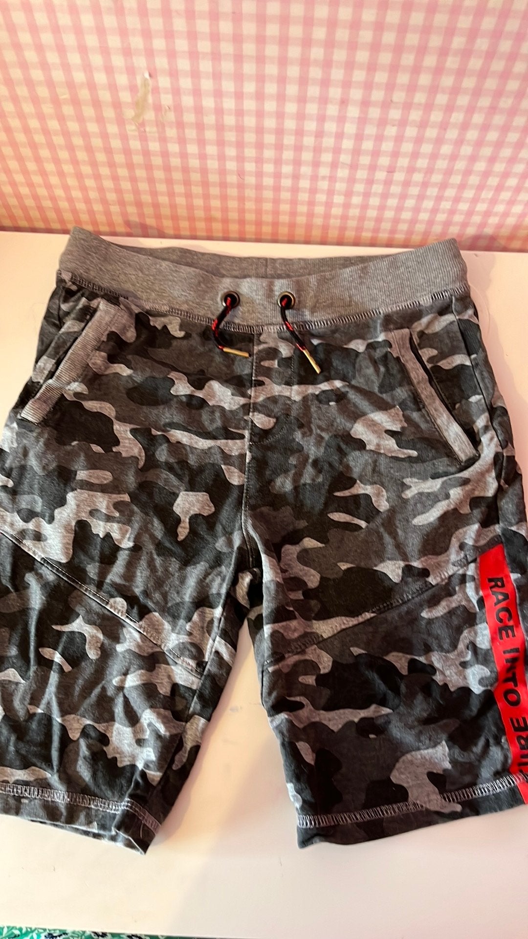 Unsigned korte broek grijs/ zwart legermotief maat 146/152, Ophalen of Verzenden, Zo goed als nieuw, Jongen