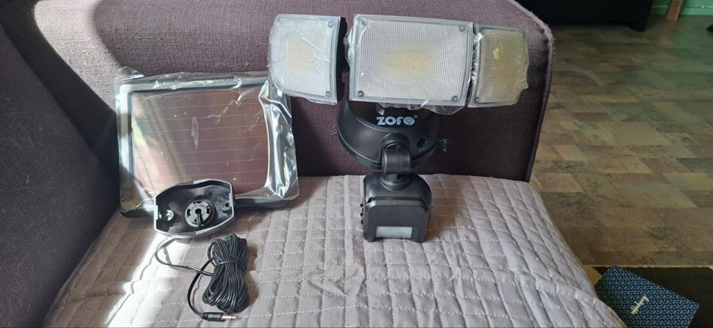 Nieuw in doos. Solar LED Buitenlamp met Bewegingssensor, Ophalen, Zonne-energie, Kunststof, Led