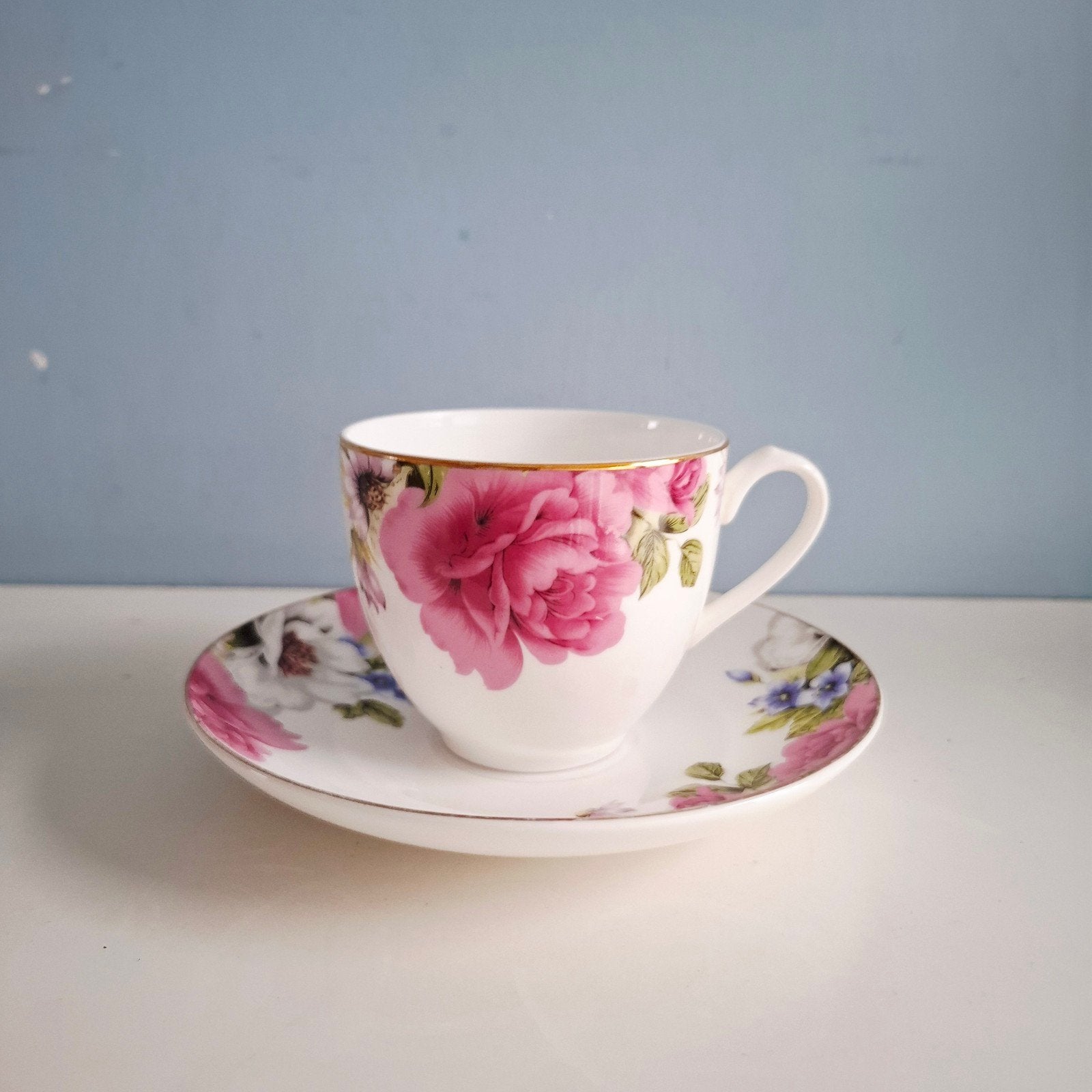 Valerie 'Misty Rose', (thee) kop en schotel(s), Huis en Inrichting, Keuken | Servies, Valerie, Overige merken, Klassiek, Onbekend@example.com