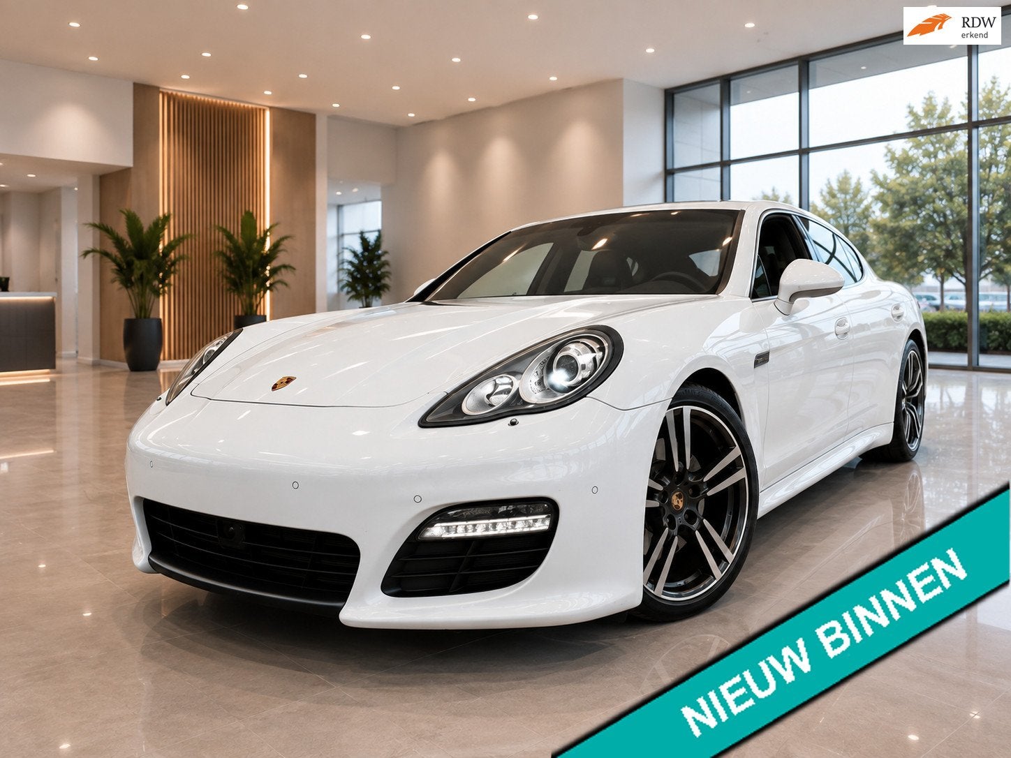 Porsche Panamera 3.0 5DRS NAP KM'S AUTOMAAT PANORAMADAK XENO, Auto's, Beige, 241 €/maand, 4 stoelen, Wit