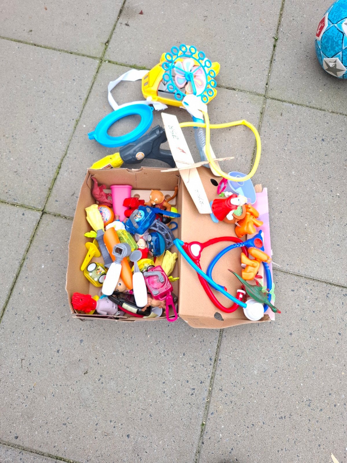 Grote doos met divers speelgoed voor uren speelplezier, Ophalen, Gebruikt, Jongen of Meisje