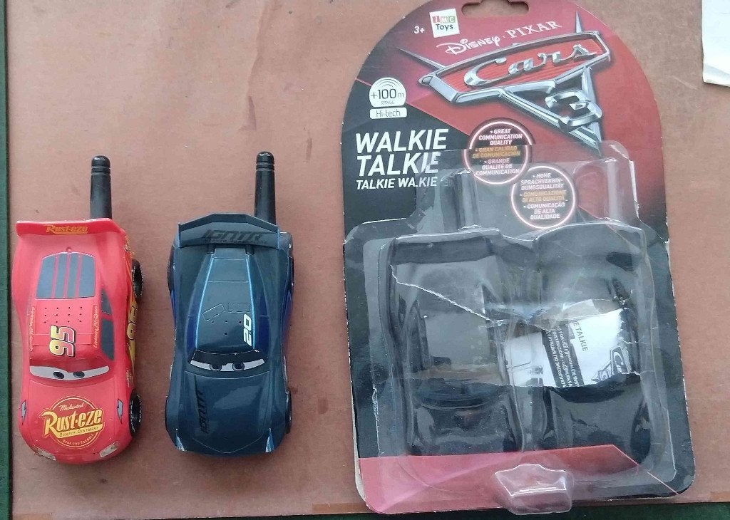 2 Cars Walkie Talkies ( Disney / Pixar ), Verzamelen, Disney, Ophalen of Verzenden, Overige figuren, Zo goed als nieuw, Overige typen