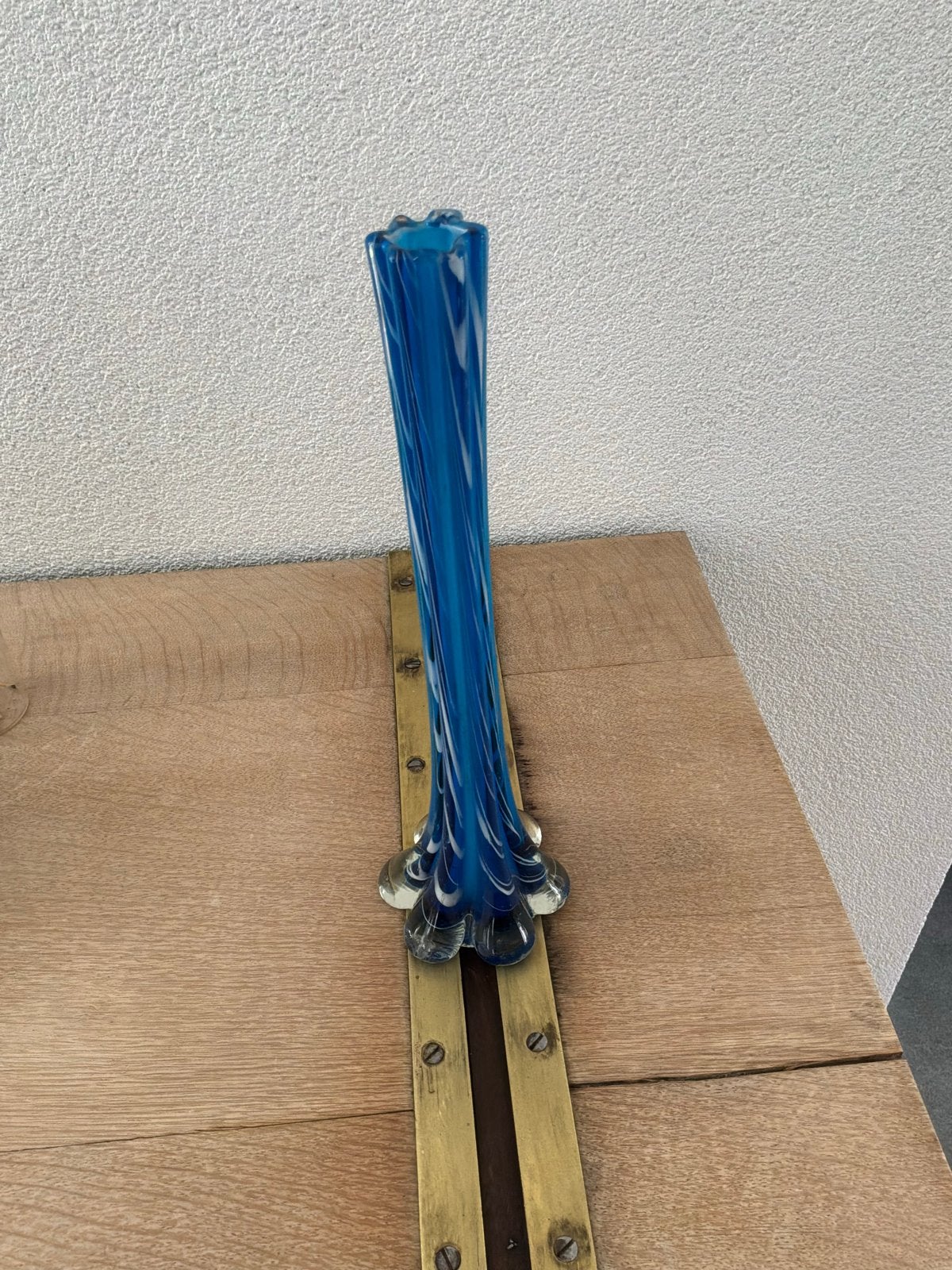 Vintage Blauwe Glazen olifanten voet Vaas -, Ophalen of Verzenden