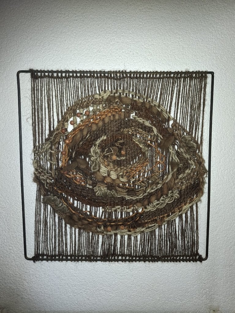 weefkunstwerk in ijzeren frame bruin Vintage !, Ophalen, Gebruikt, Eigen ontwerp, Vintage