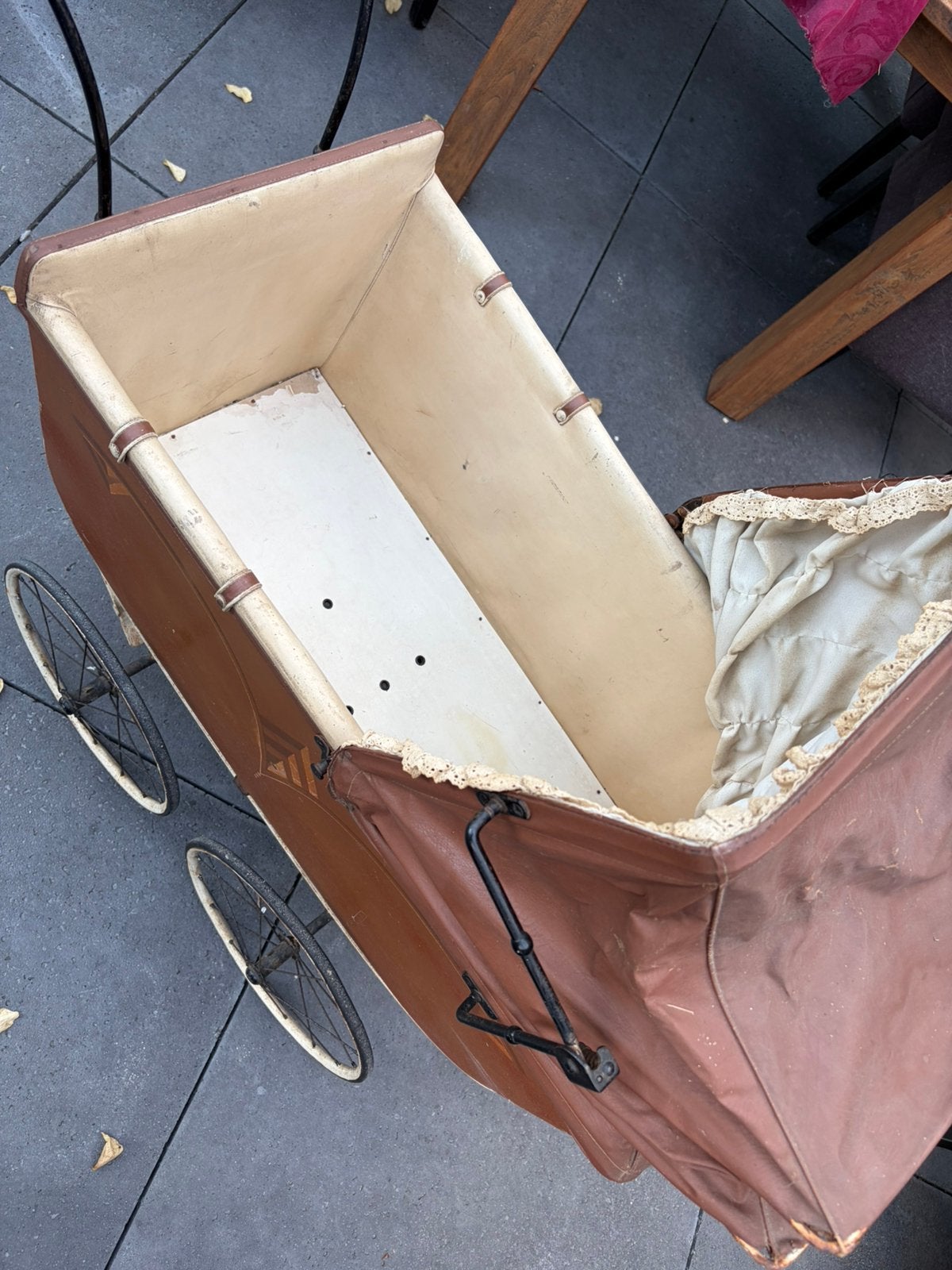 Antieke kinderwagen, Antiek en Kunst, Ophalen