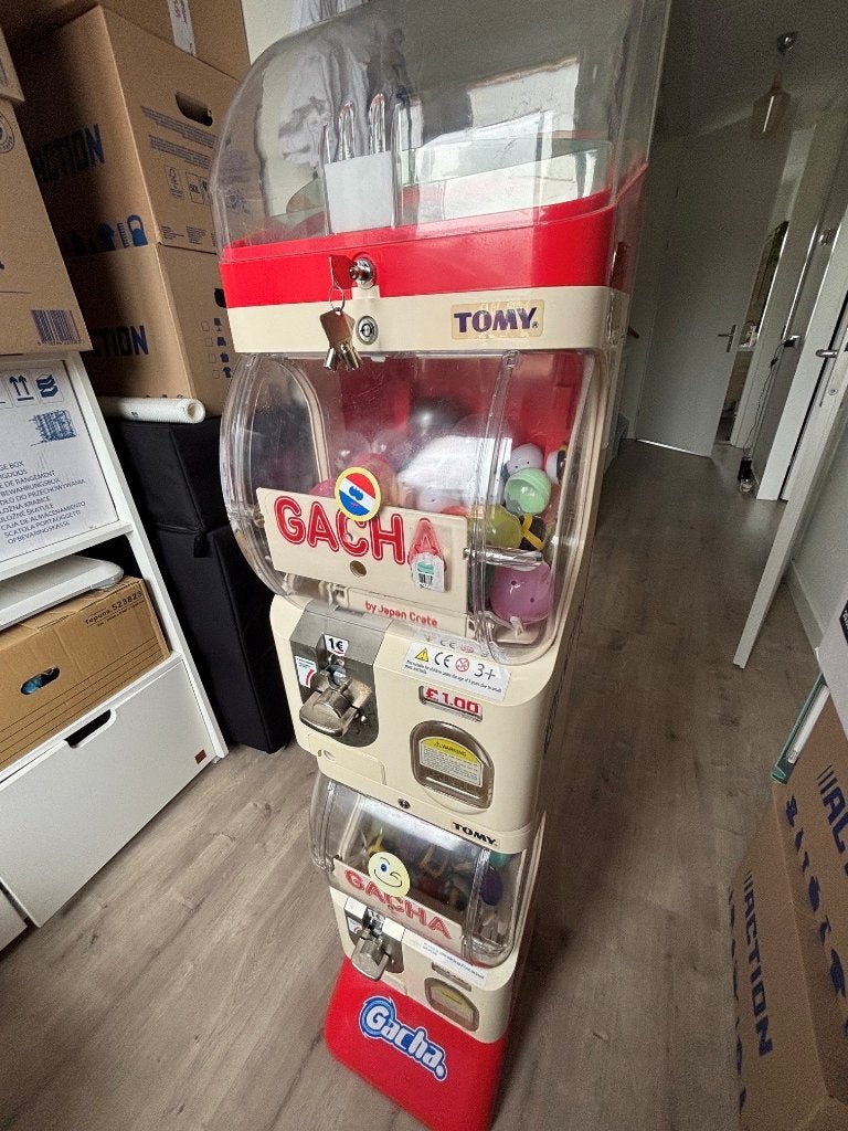 Gashapon Machine / Capsule automaat met capsules, Ophalen, Gebruikt