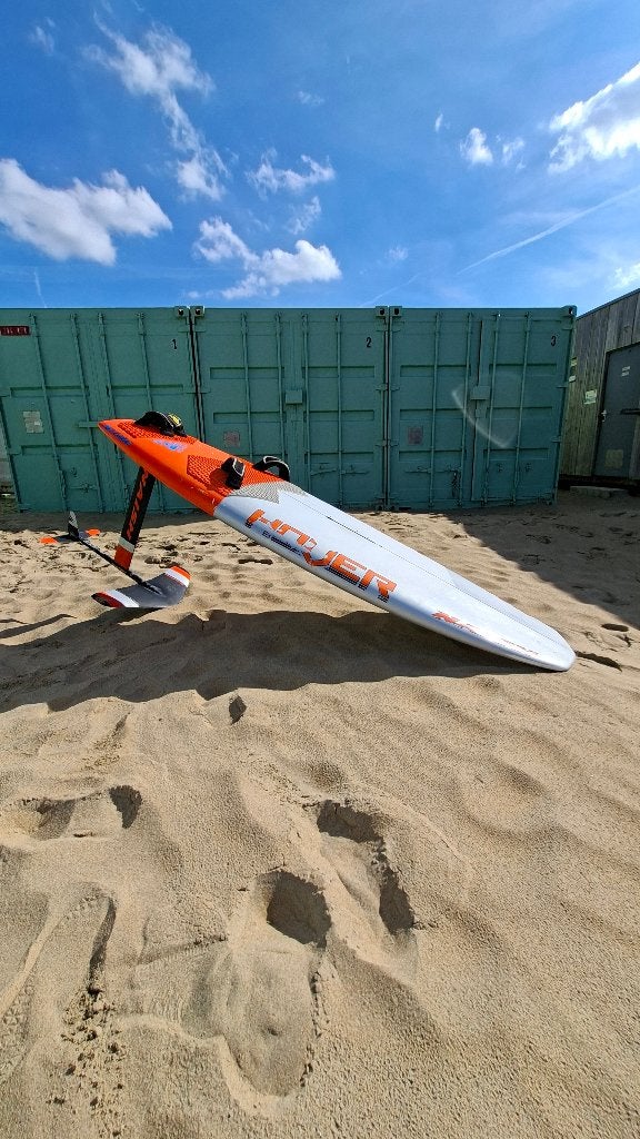 Windsurffoil board met foil, Watersport en Boten, Windsurfen, Gebruikt, Foil, Naish, Minder dan 250 cm, Met vin(nen), Geschikt voor foilen