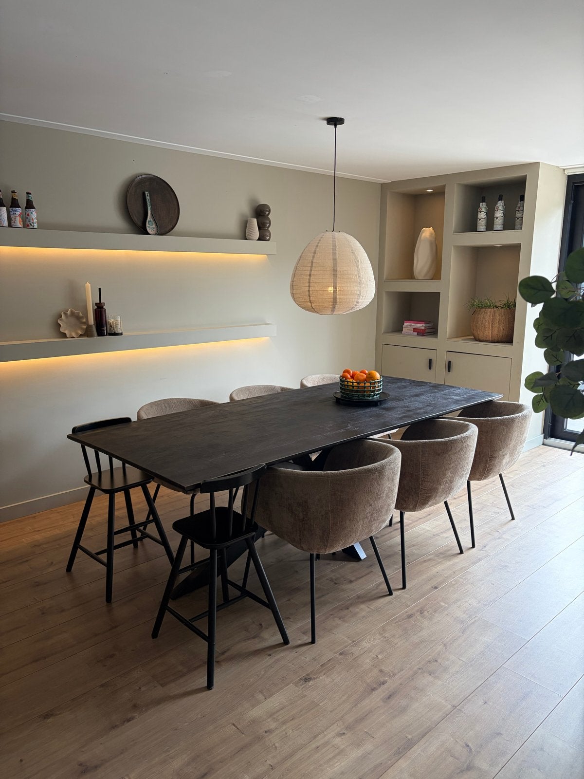 Eettafel met stalen kruispoot en zwart houten blad, Gebruikt, 100 tot 150 cm, 200 cm of meer, Ophalen of Verzenden