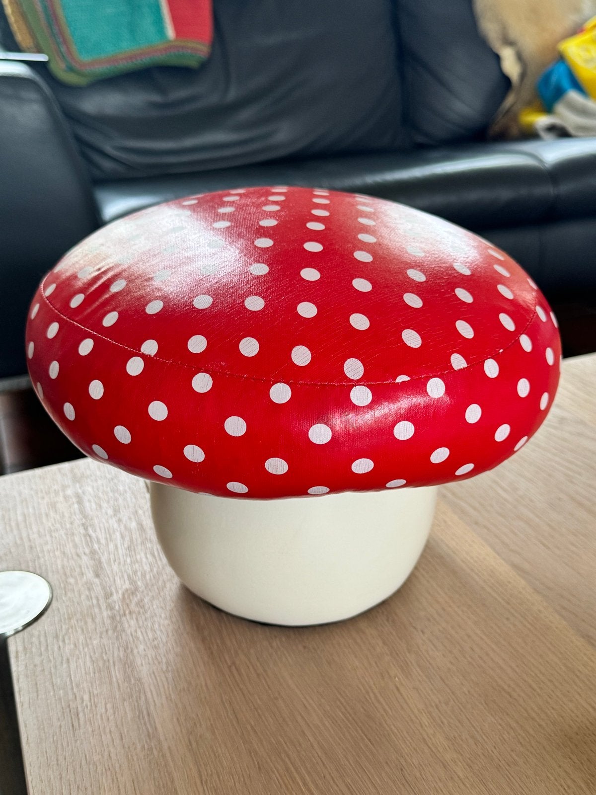 Efteling paddenstoel krukje - rood met witte stippen, Ophalen of Verzenden, Gebruikt, Overige materialen