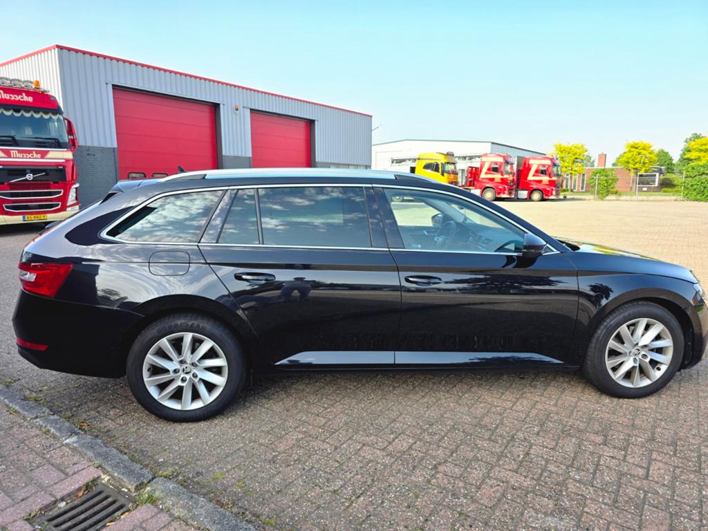 Skoda Superb 1.5 TSI Greentech ACT 150pk Dsg-7 2020 Zwart, Stof, 1498 cc, 4 cilinders, Zwart