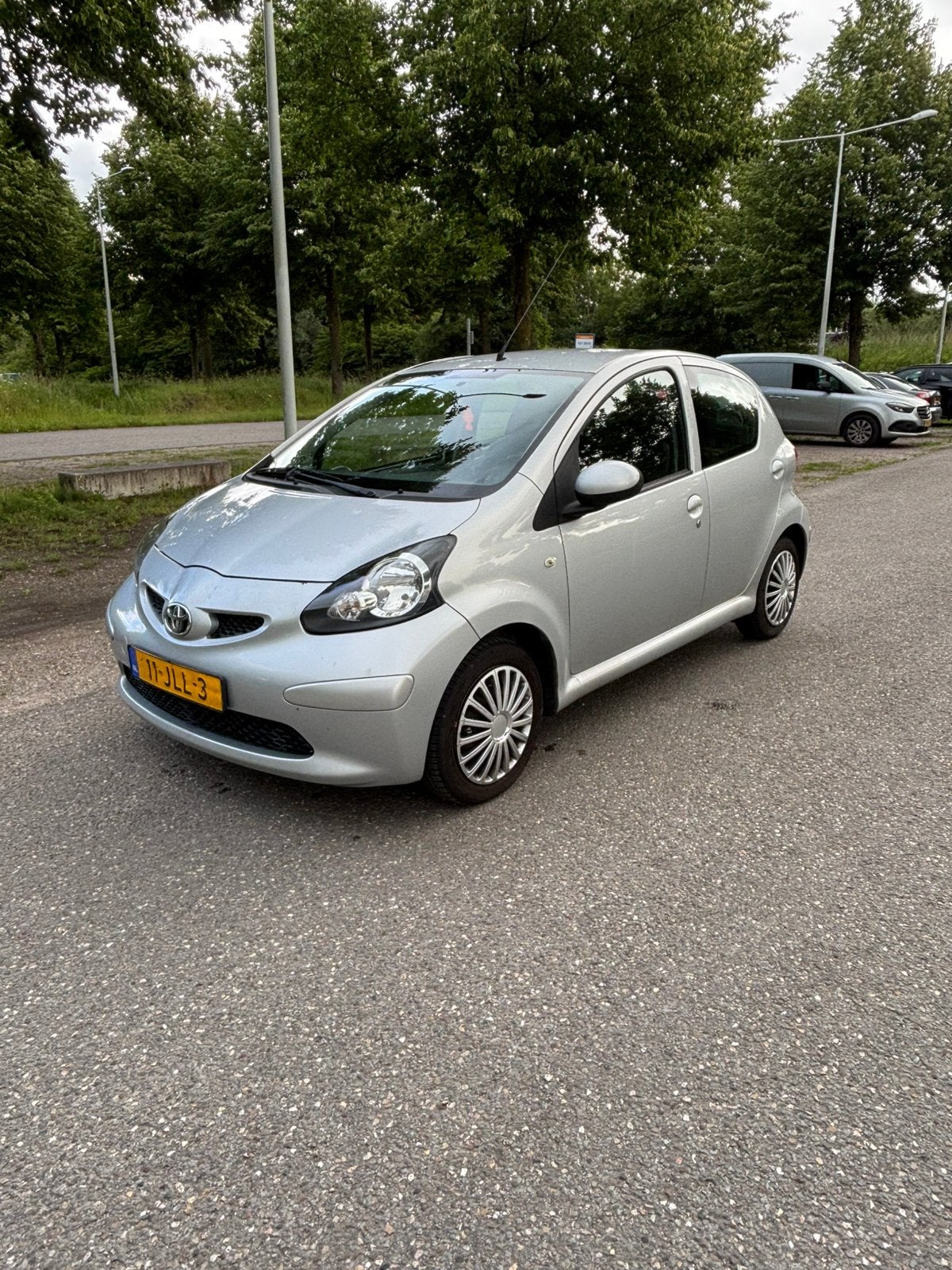 Toyota Aygo 1.0 12V Vvt-i 5DRS 2007 Grijs, Auto's, Toyota, Voorwielaandrijving, 4 stoelen, 68 pk, Handgeschakeld