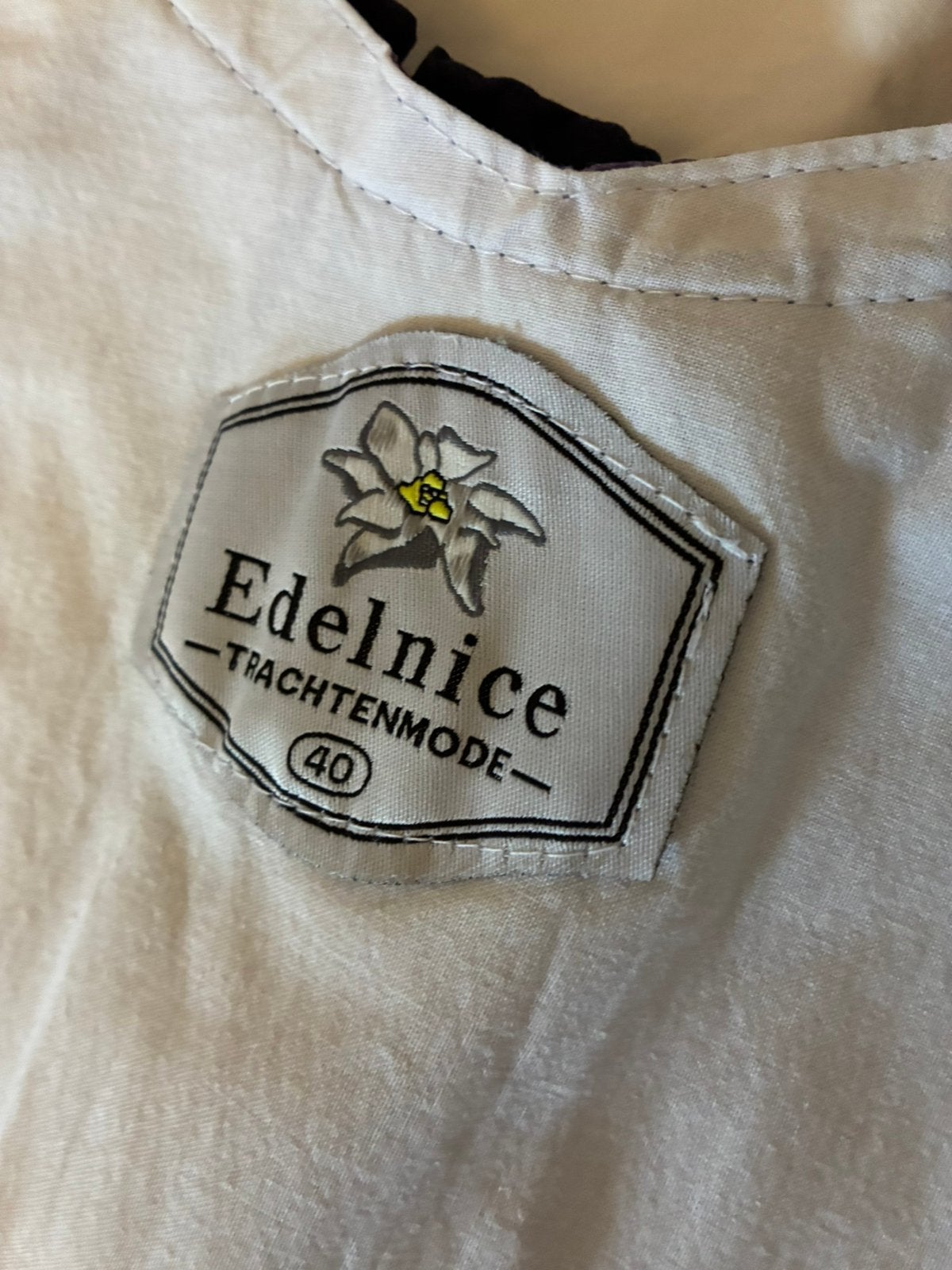 Foto 7 van Dirndl edelnice trachtenmode maat 40