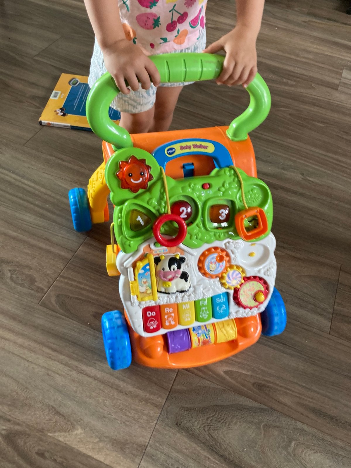 Loopkar met muziek/geluid, Ophalen, Gebruikt, 6 maanden tot 2 jaar
