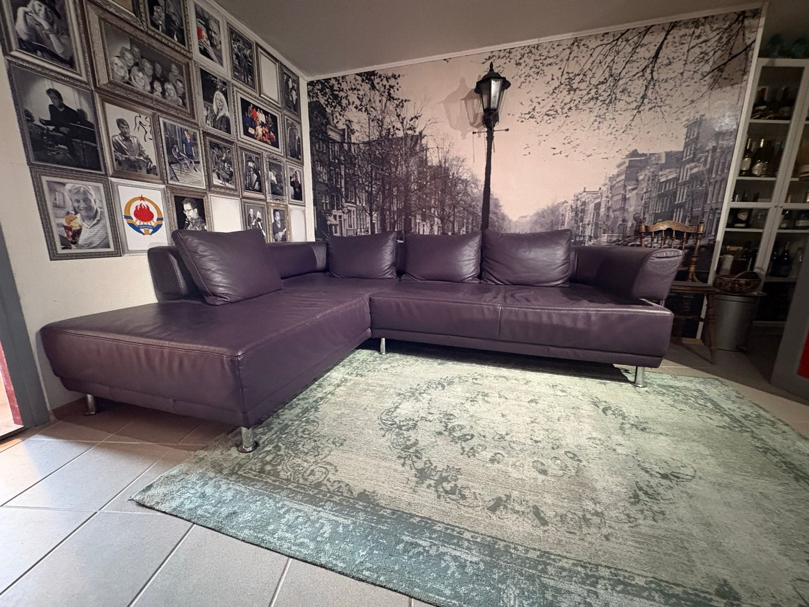 Paarse leren hoekbank - Zo goed als nieuw, Huis en Inrichting, Banken | Bankstellen, Ophalen, 250 tot 300 cm, Hoekbank, Leer