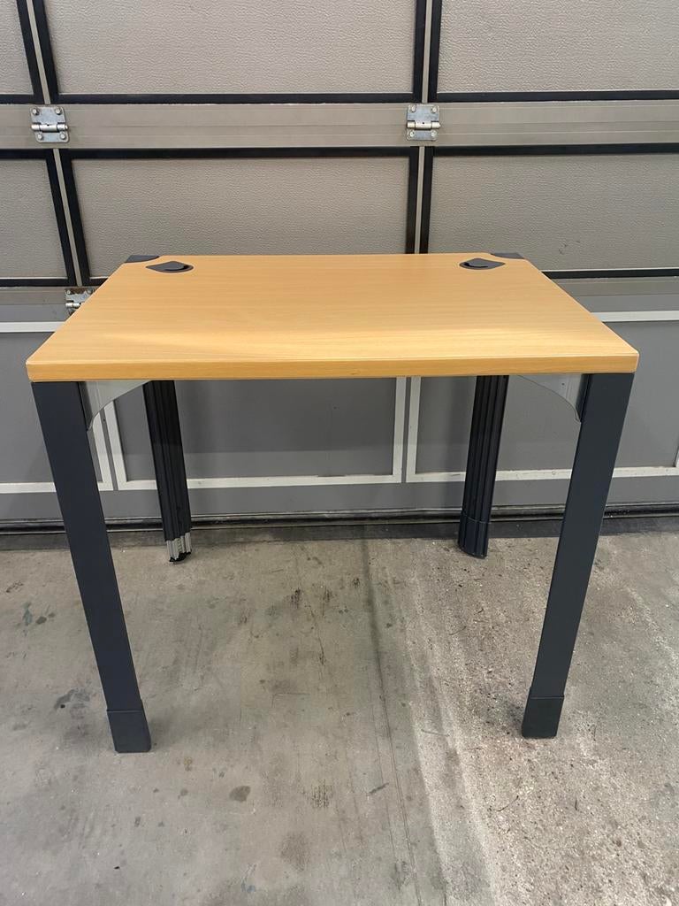 TEAB Bureau / Tafel (Compact en stevig), Ophalen, In hoogte verstelbaar, Zo goed als nieuw