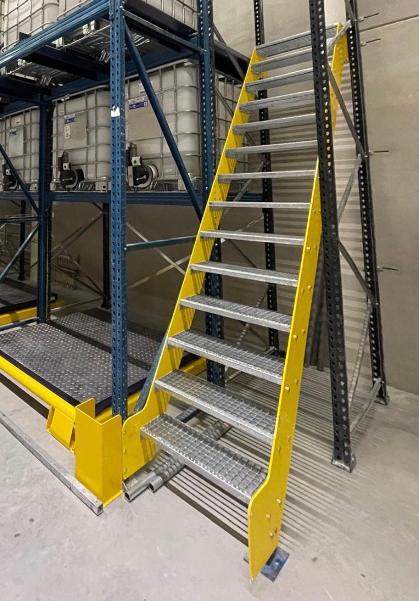 Zwaar metalen trap, Doe-het-zelf en Verbouw, Ladders en Trappen, Ophalen of Verzenden, Gebruikt, Trap, 2 tot 4 meter