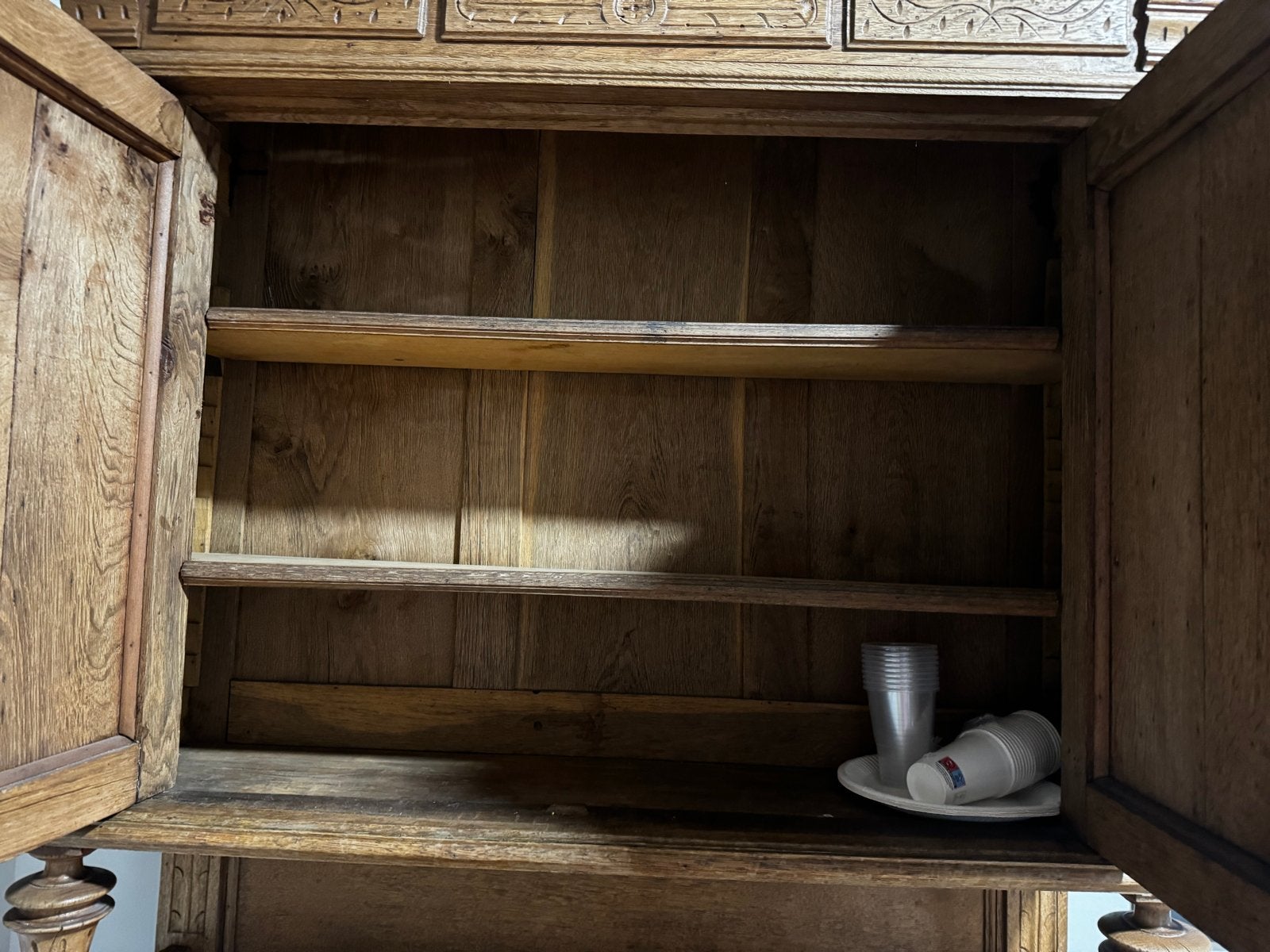 Antiek Eiken Dressoir / Buffetkast met Rijk Snijwerk, Ophalen