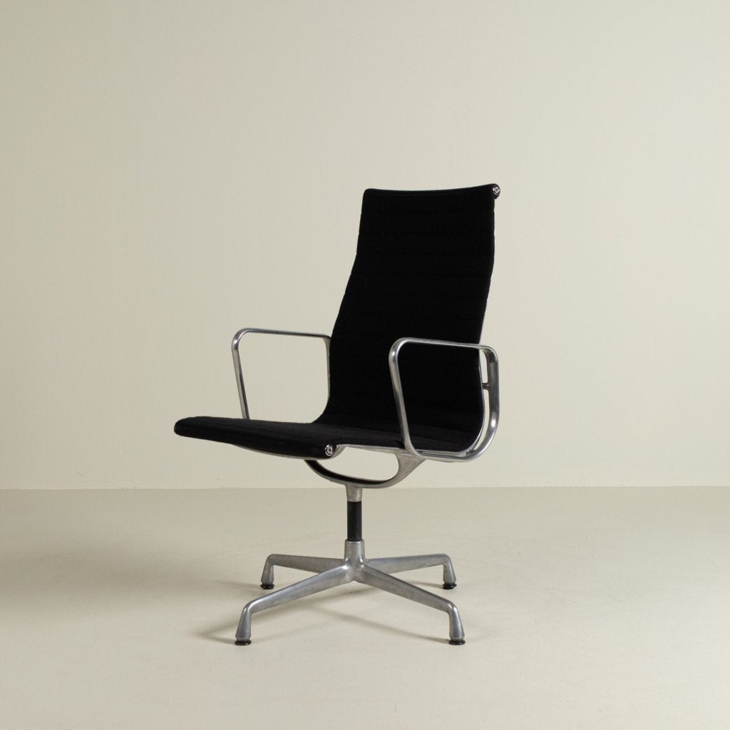 Vitra Eames EA 112 Stoel Zwart Hopsak - Aluminium, Vitra, Zwart, Niet ingevuld, Niet ingevuld