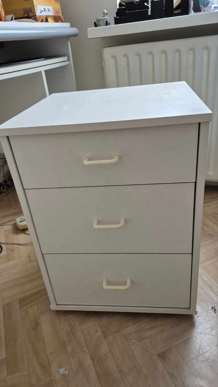Witte ladekasten op wieltjes  2 x, Ophalen, Gebruikt, 3 of 4 laden, Minder dan 100 cm