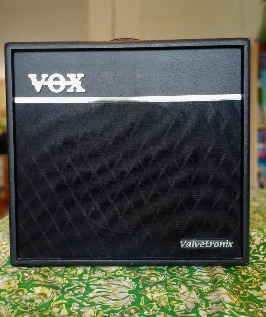 Vox Valvetronix VT80+  en Vox VFS5 Foot Switch. Ophalen., Ophalen, Zo goed als nieuw, Minder dan 50 watt