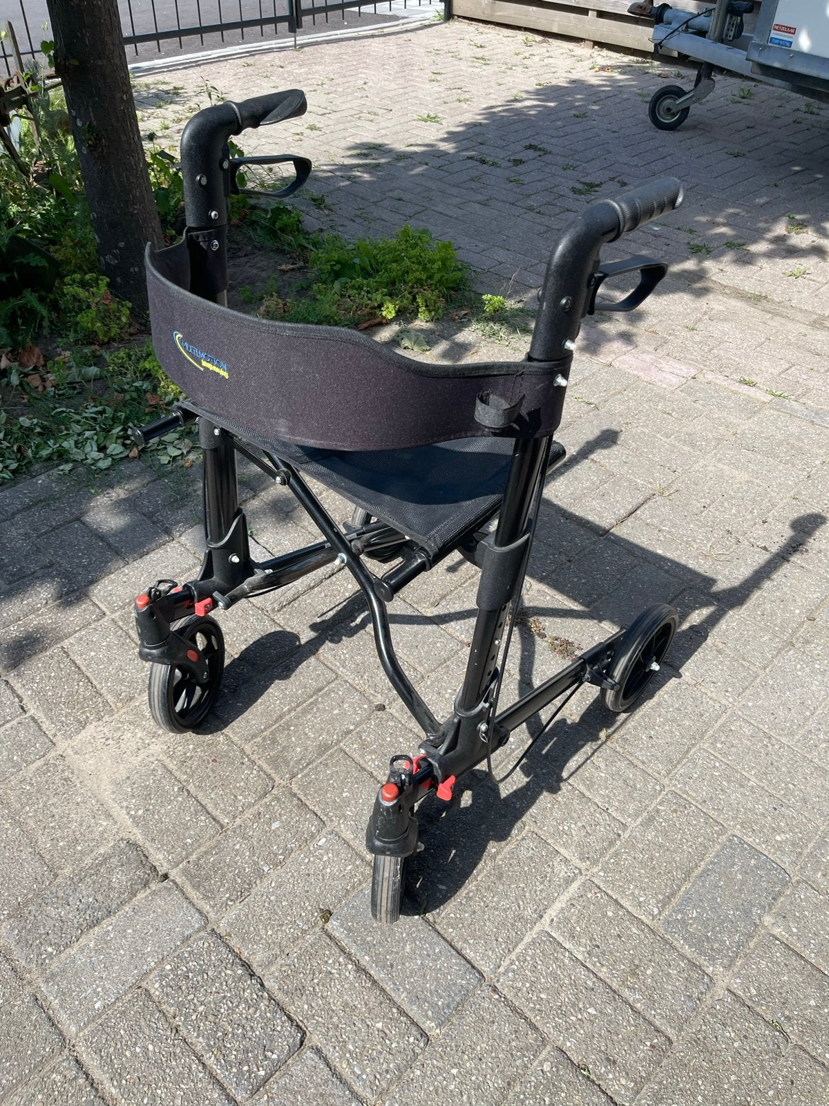 Te koop zeer netten rollator, Ophalen, Opvouwbaar, Zo goed als nieuw