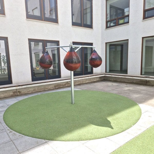 Outdoor bokspaal  -  Beursmodel, Ophalen, Zo goed als nieuw, Bokszak