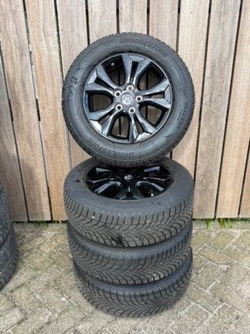 16 Inch Winterset Toyota Yaris Cross OEM 205/65/16, Ophalen, Gebruikt, 16 inch, Banden en Velgen