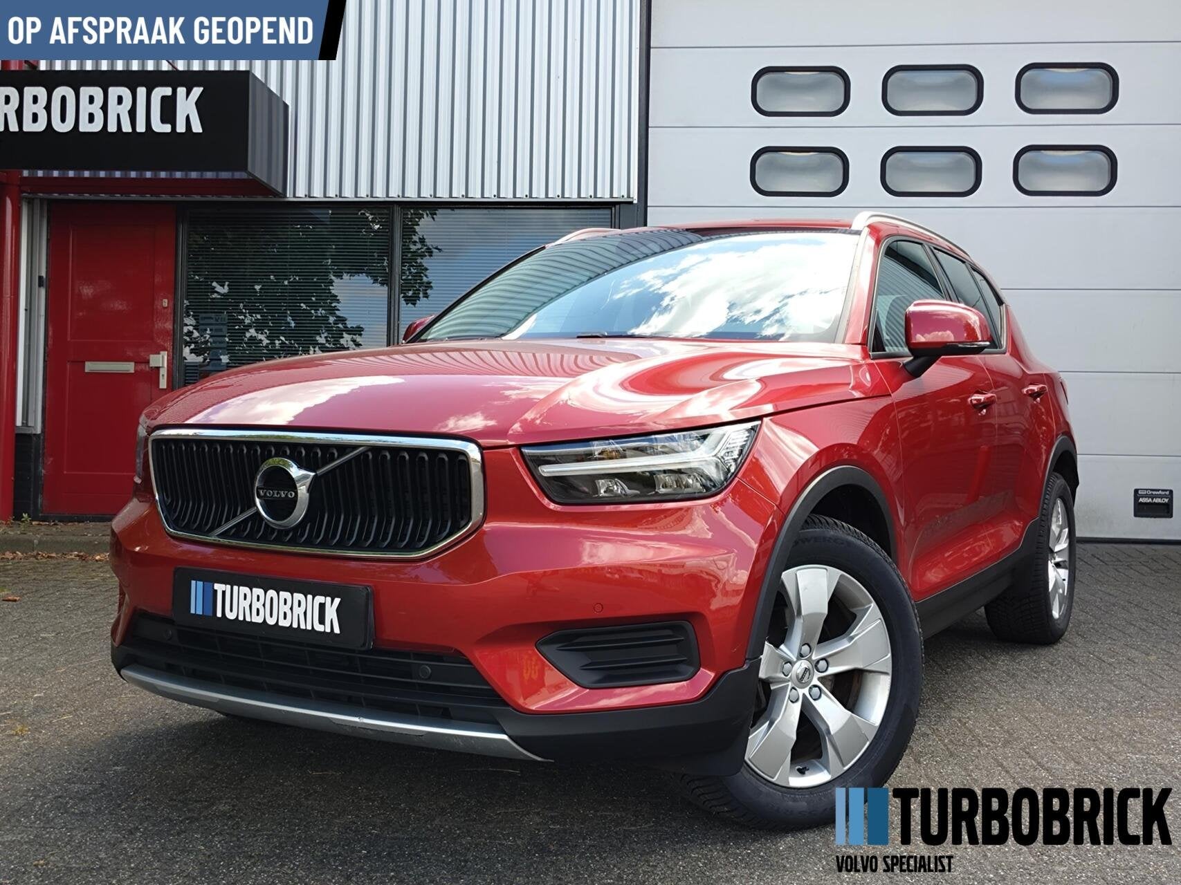 Volvo XC40 1.5 T3 Momentum |LED|Keyless|Harman Kardon|Dealer, Voorwielaandrijving, Stof, Gebruikt, 156 pk