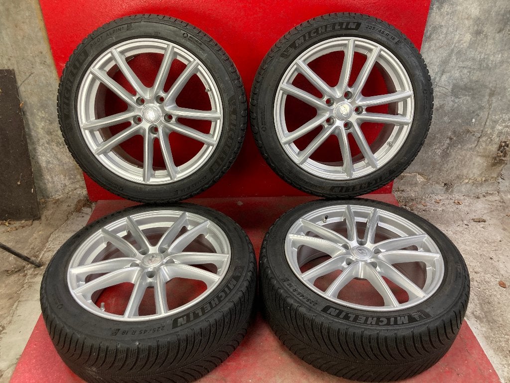 Winterbanden Hyundai Kona 225/45R18 Michelin, Auto-onderdelen, 18 inch, Gebruikt, ., Banden en Velgen