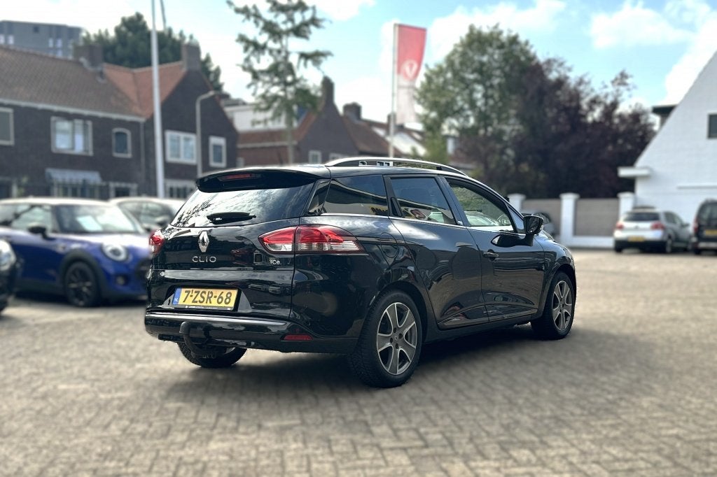 Renault Clio Estate 0.9 TCe Night&Day (bj 2015), Auto's, Voorwielaandrijving, Verwarmde buitenspiegels, Zwart, Origineel Nederlands