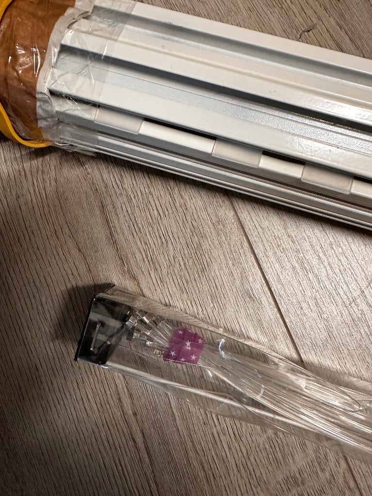 Schilderijrail ophangsysteem, Ophalen, Zo goed als nieuw
