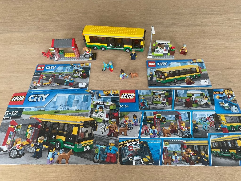 Busstation - Lego - 60154, Kinderen en Baby's, Speelgoed | Duplo en Lego, Compleet, Lego, Ophalen of Verzenden, Complete set